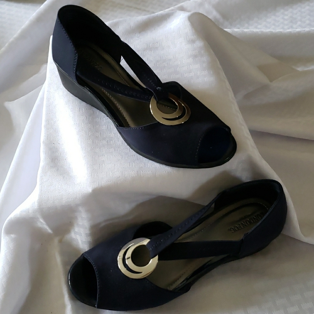 Wedge work shoes